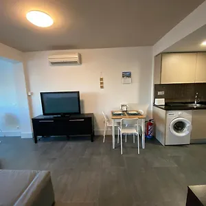 https://precioso-apartamento-la-carihuela.1costadelsol.com